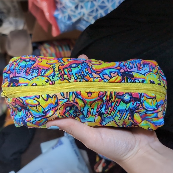 🍁Pokemon Pikachu Pencil Case - Picture 3 of 3